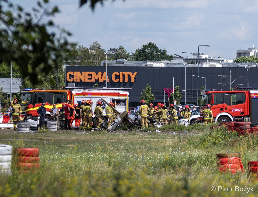 Wypadek na lotnisku Warszawa-Babice. Rozbił się Cirrus SR22T