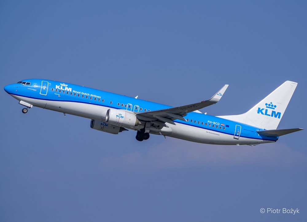 KLM ogranicza bezpłatny serwis w ekonomii. Piwo i wino tylko za opłatą