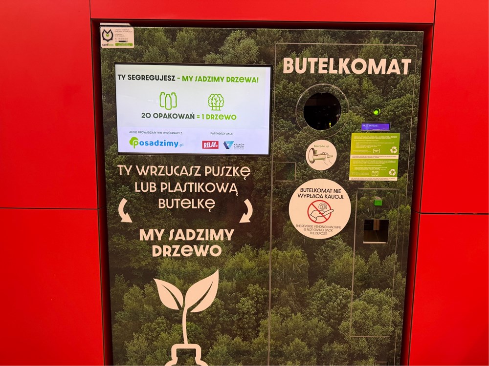 Kraków Airport: Jest butelkomat, ale kasy nie odzyskasz