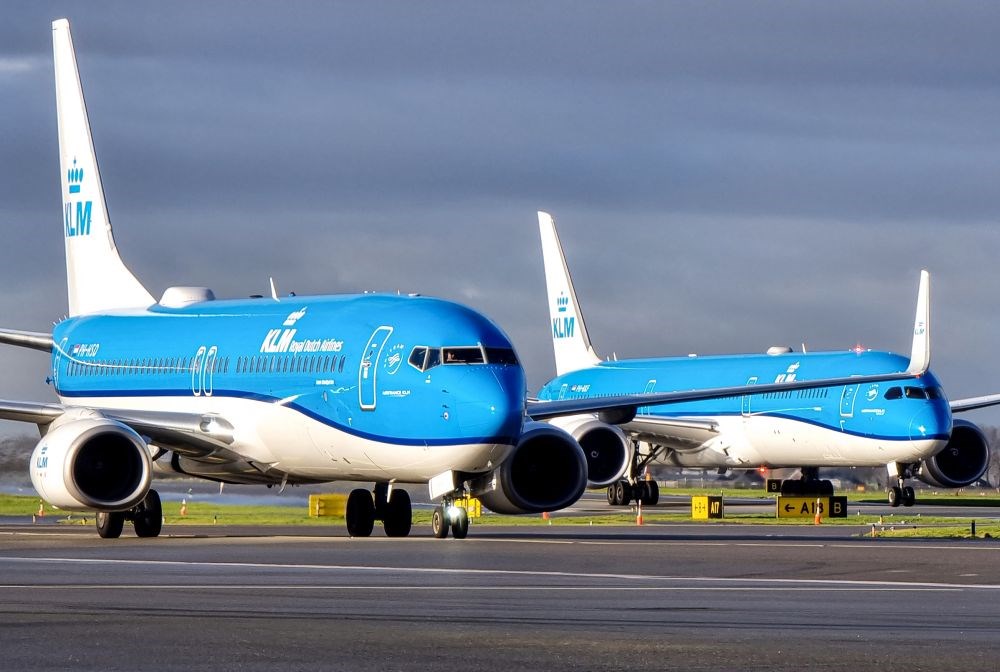 Amsterdam: Lipiec z blisko 6,6 mln podróżnych z mocnym cargo