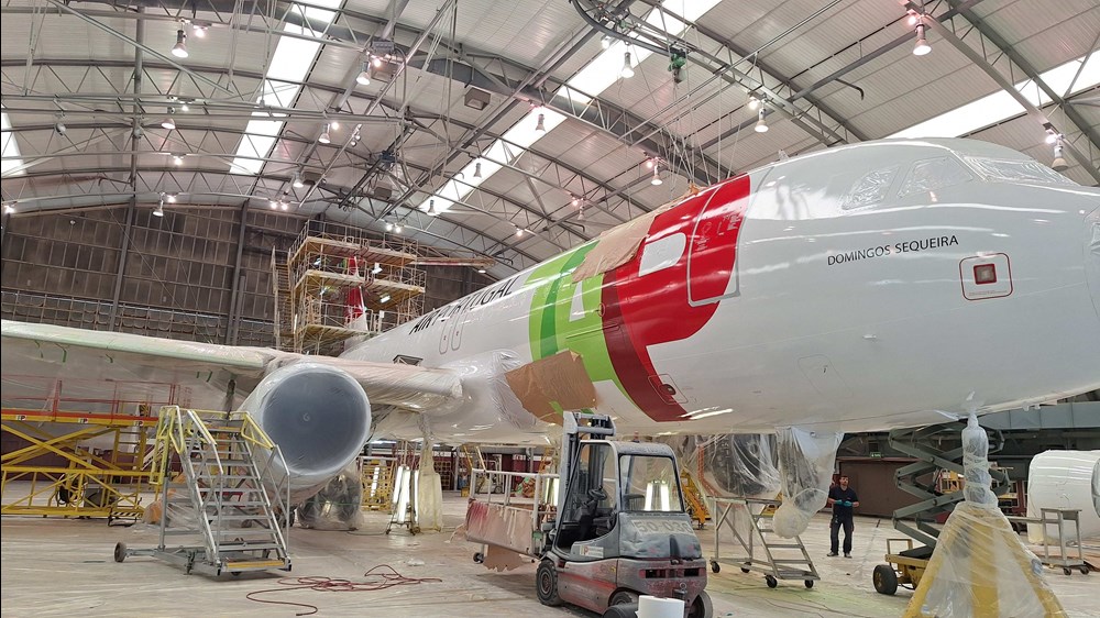 Mniejsza waga samolotów TAP Air Portugal dzięki bardziej wydajnej powłoce lakierniczej AkzoNobel