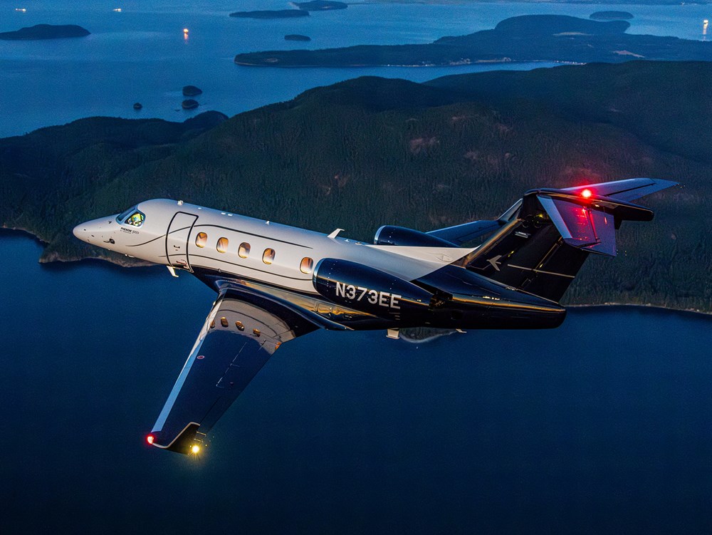 Embraer Phenom 300EV z potrójną certyfikacją. To pierwszy lekki odrzutowiec z Emergency Autoland