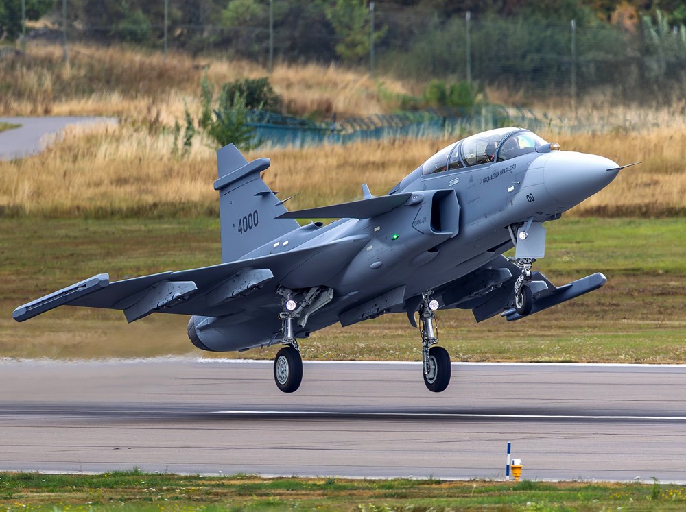 Gripen F po raz pierwszy w powietrzu. Saab rozpoczął testy dwumiejscowej wersji myśliwca