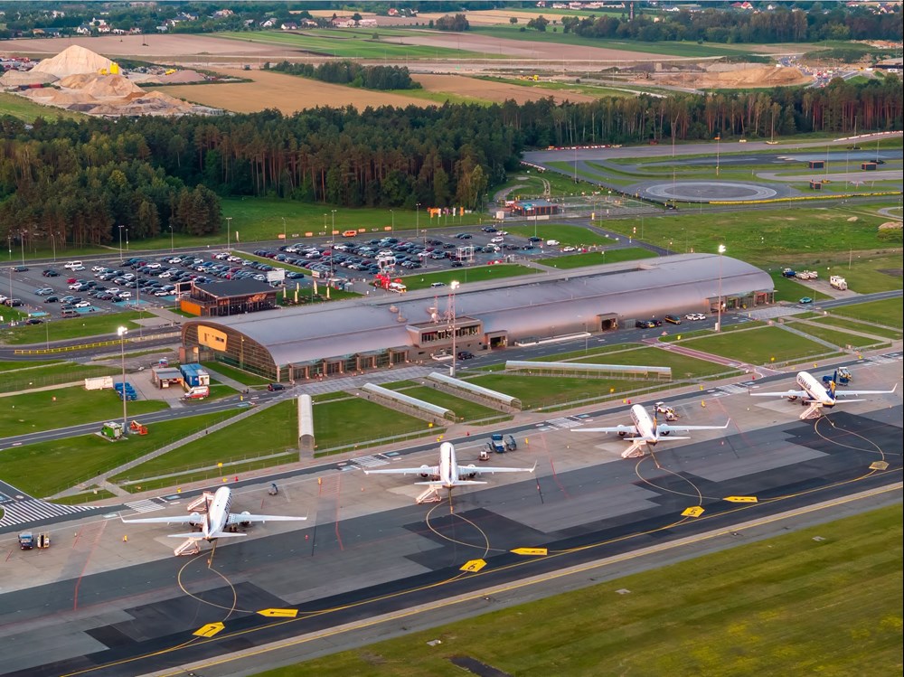 Lotnisko Modlin. Ponad 423 tys. pasażerów w sierpniu