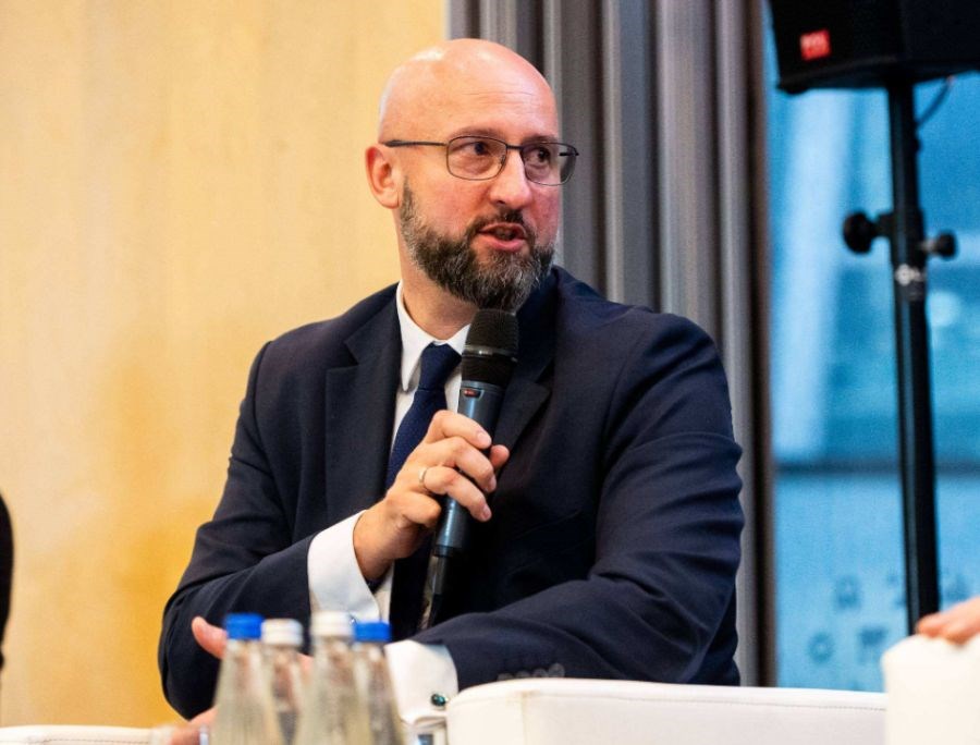 Jóźwiak (Jóźwiak & Wspólnicy): Inwestycje publiczne na lotniskach powinny być ograniczane