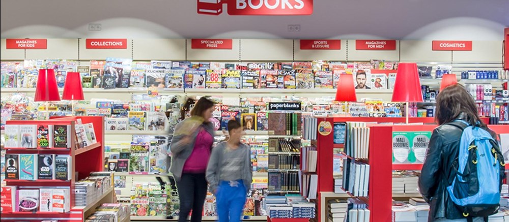 Pasażerów na lotniskach przybywa, ale trudniej skłonić ich do zakupów