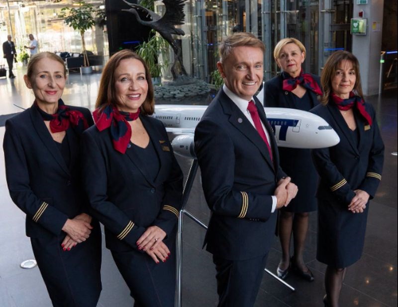 Etaty w PLL LOT. Tylko 10 proc. pilotów i 20 proc. personelu pokładowego